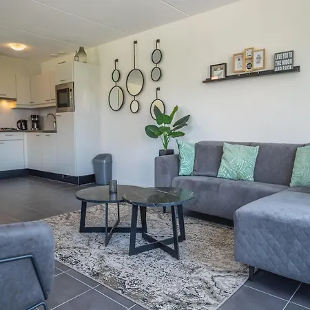 House With Infrared Sauna, 15 Km From Alkmaar West-Graftdijk